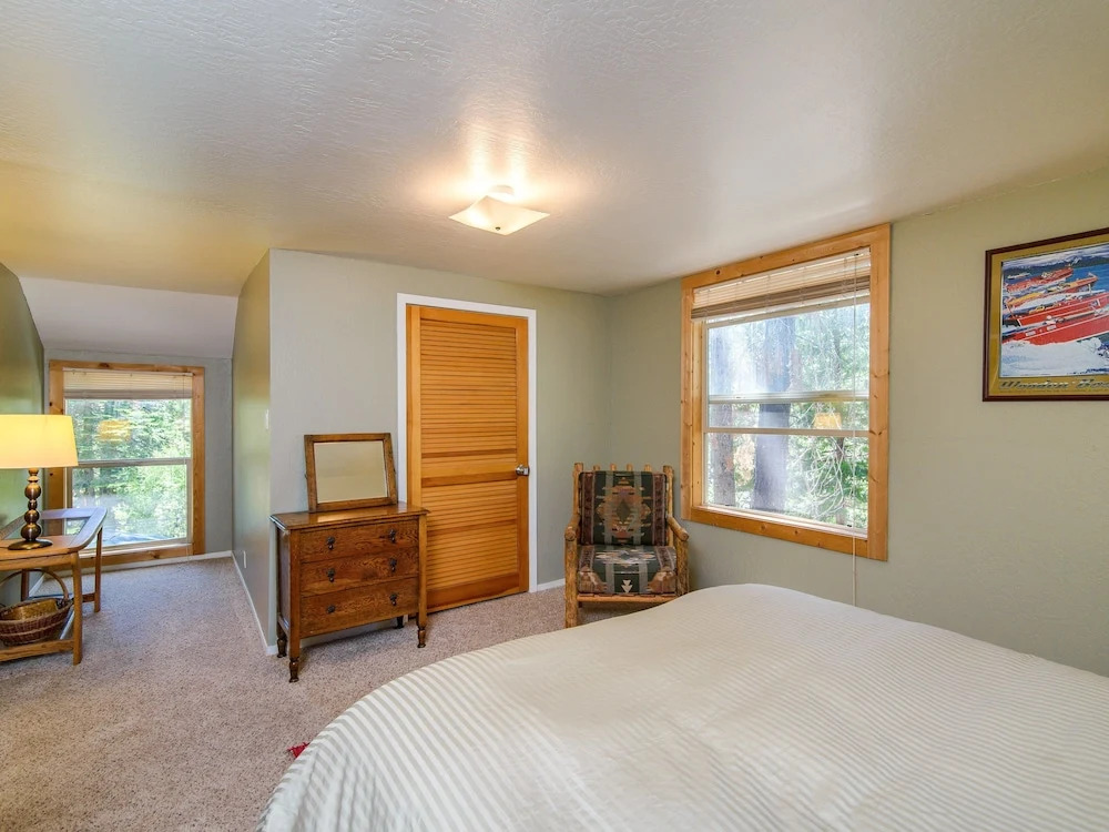 True Tahoe – Classic Cabin - 4 Br cabin by RedAwning
