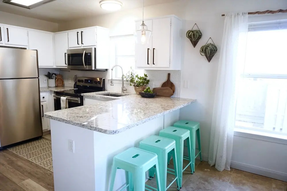 Emerald Hideaway 2 Bedroom Condo by RedAwning