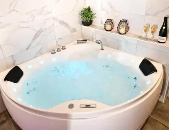Majord'Home Spa 4*-L'élégance-Balnéo Vieille Ville