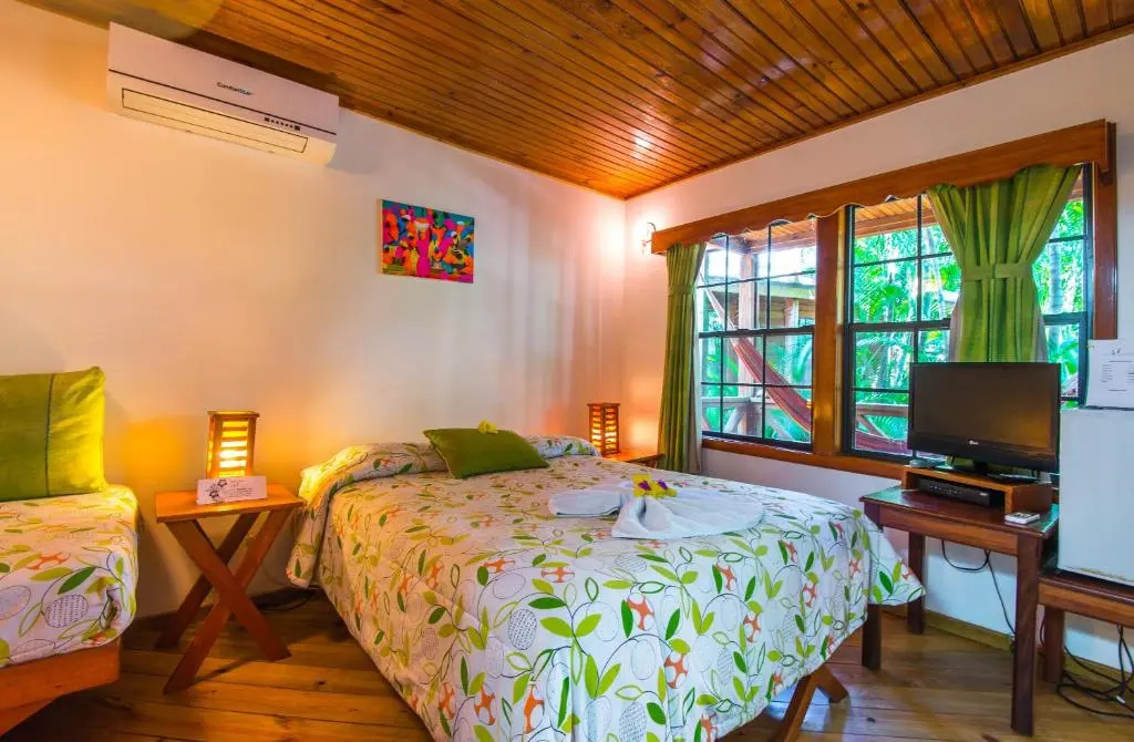 Las Rocas Resort and Dive Center