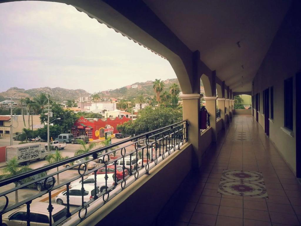 Hotel Plaza Los Arcos
