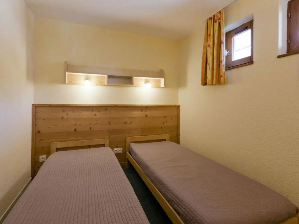 Appartement La Tania, 4 pièces, 9 personnes - FR-1-513-8