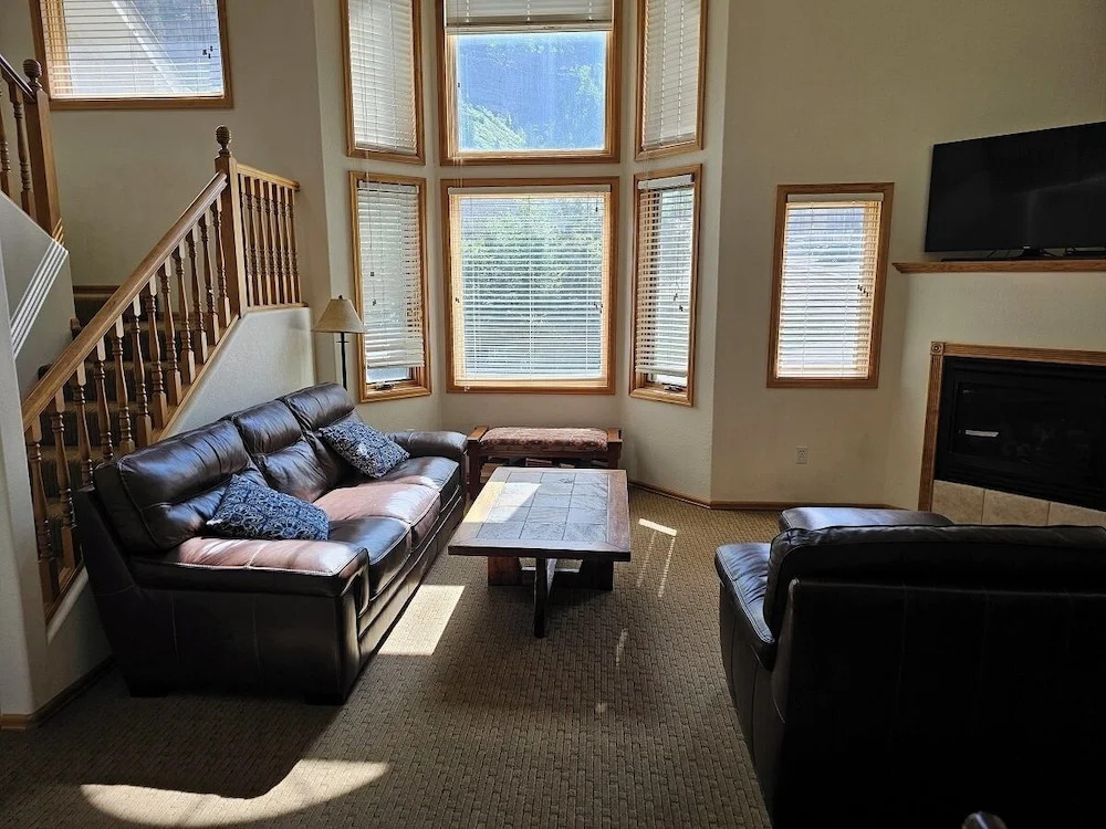 Cascade Three Bedroom Two Bath C07