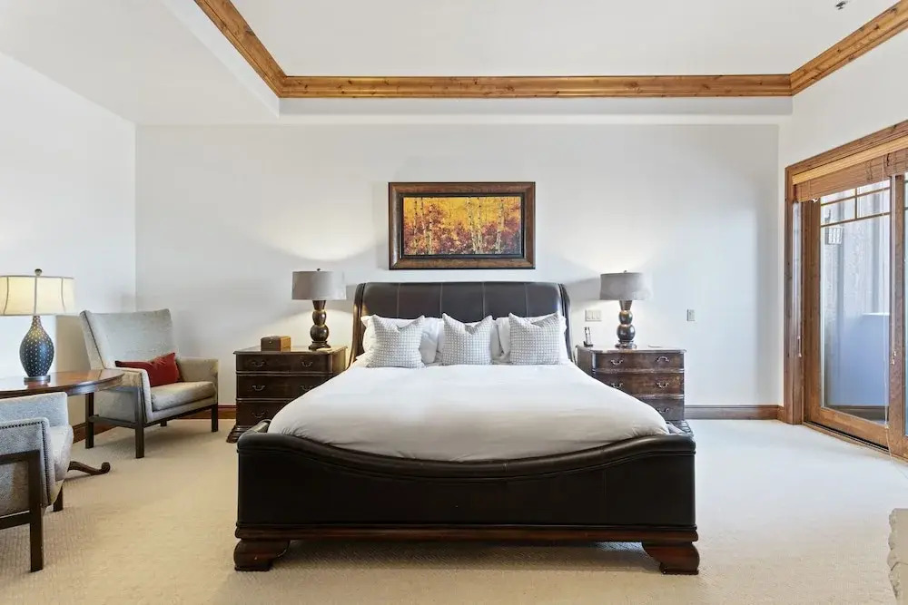 Grand Lodge - Three Bedroom #201 - Ski-in/ski-out 3 Condo