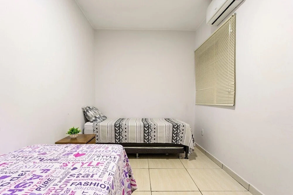 Ap 2 Qts com suíte  Garagem e Elevador