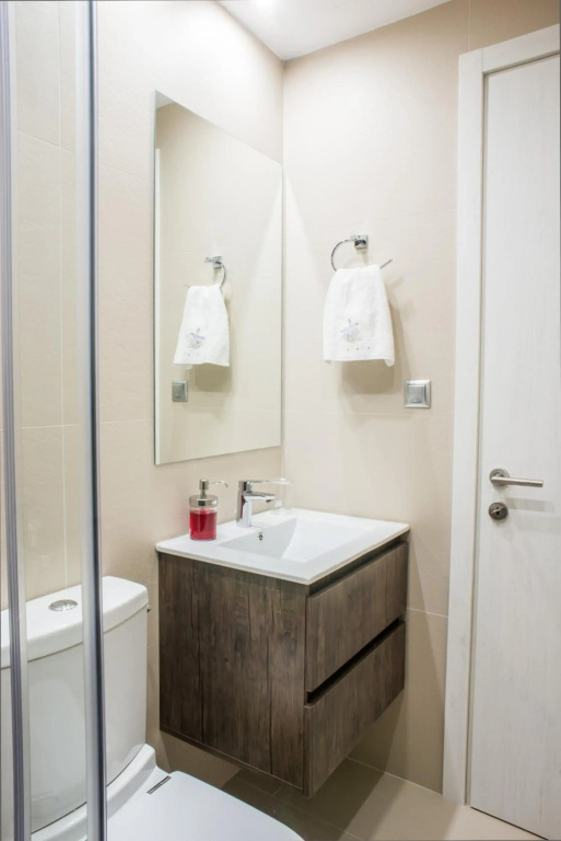 A22 Irresistible modern flat with balcony@centre