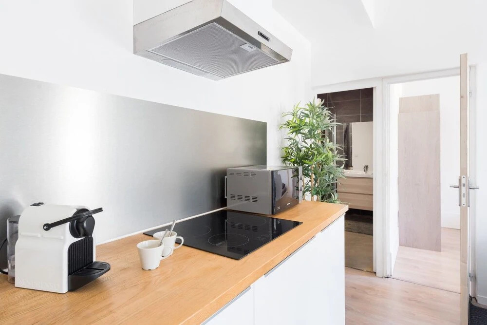 Modern 1 Bedroom Apartment "rue de le Loge"!