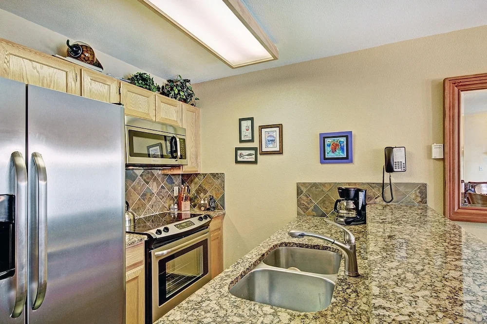 Charming 2br Steps To Snow-capped Adventures + Main St 2 Bedroom Condo by RedAwning