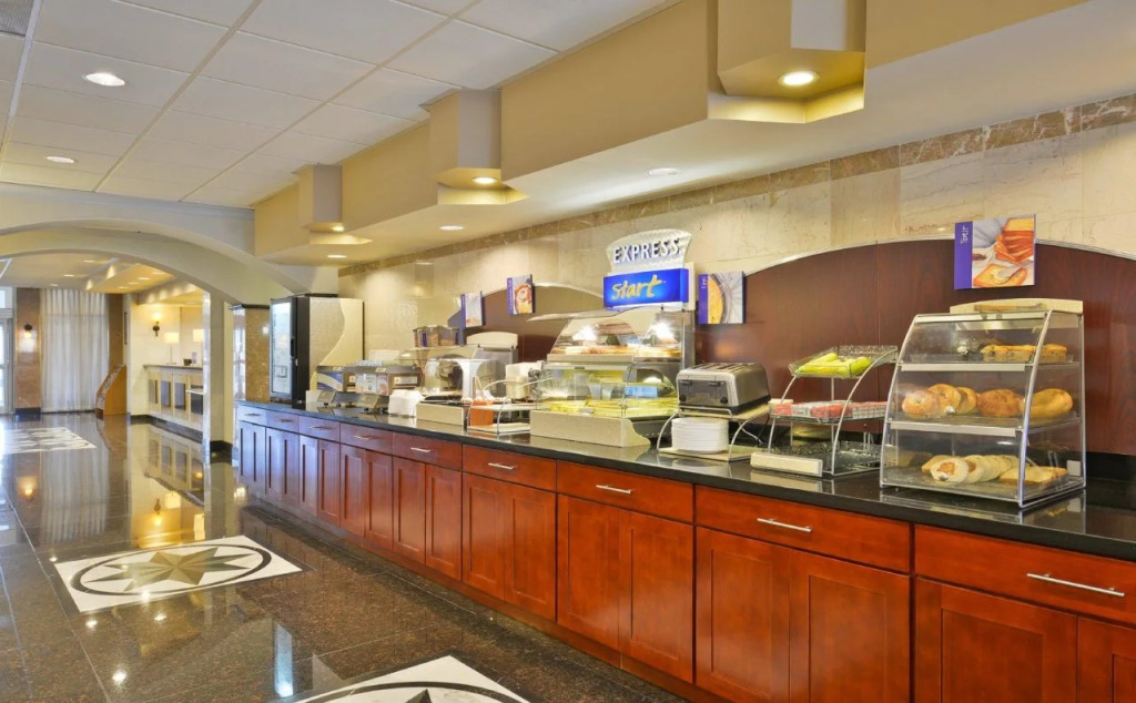 Holiday Inn Express & Suites Tacoma South - Lakewood by IHG