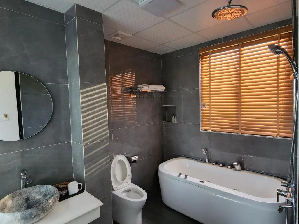 Lotus Hotel Ninh Bình
