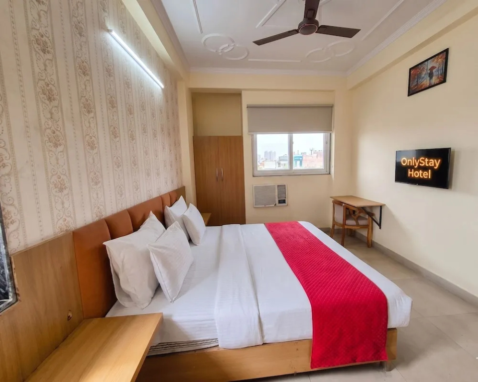 OnlyStay Snap Hotel