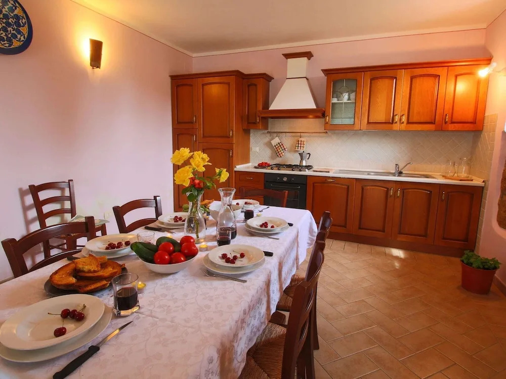 Scenic Farmhouse with Swimming Pool by Forest in Sorano