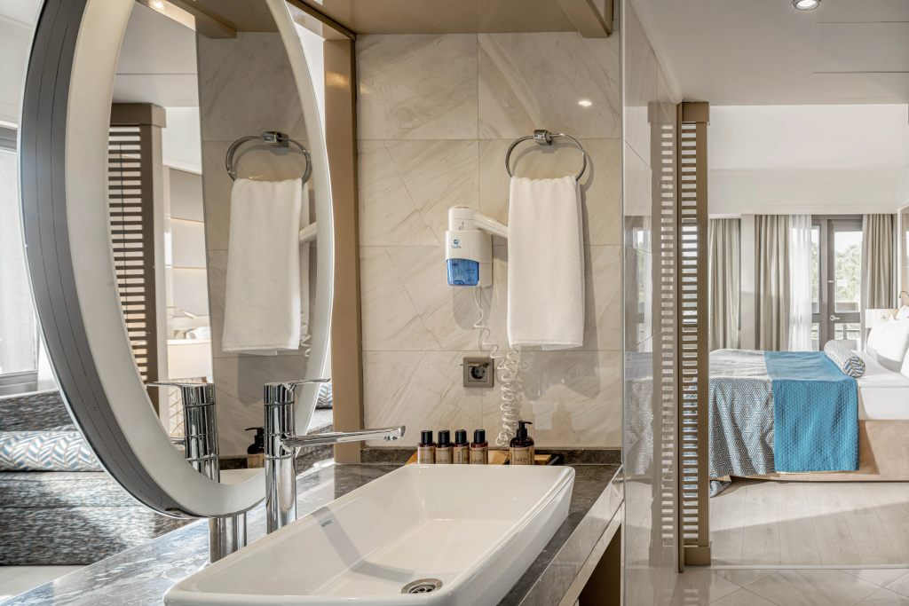 Renaissance Antalya Beach Resort & Spa