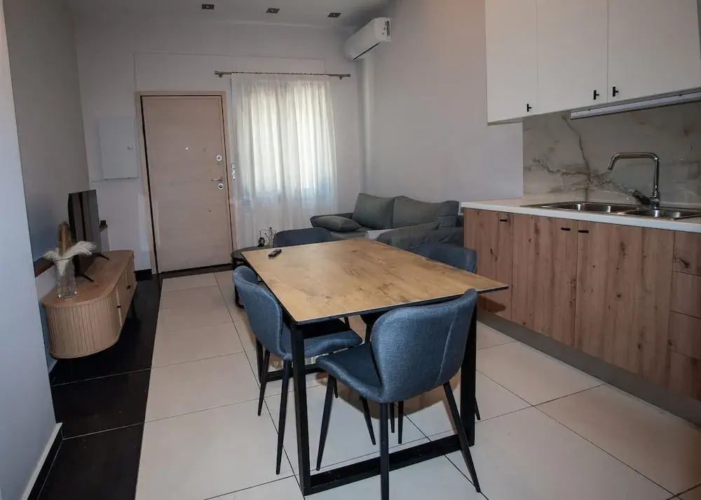 Sia s Retreat 1 in Nea Smirni