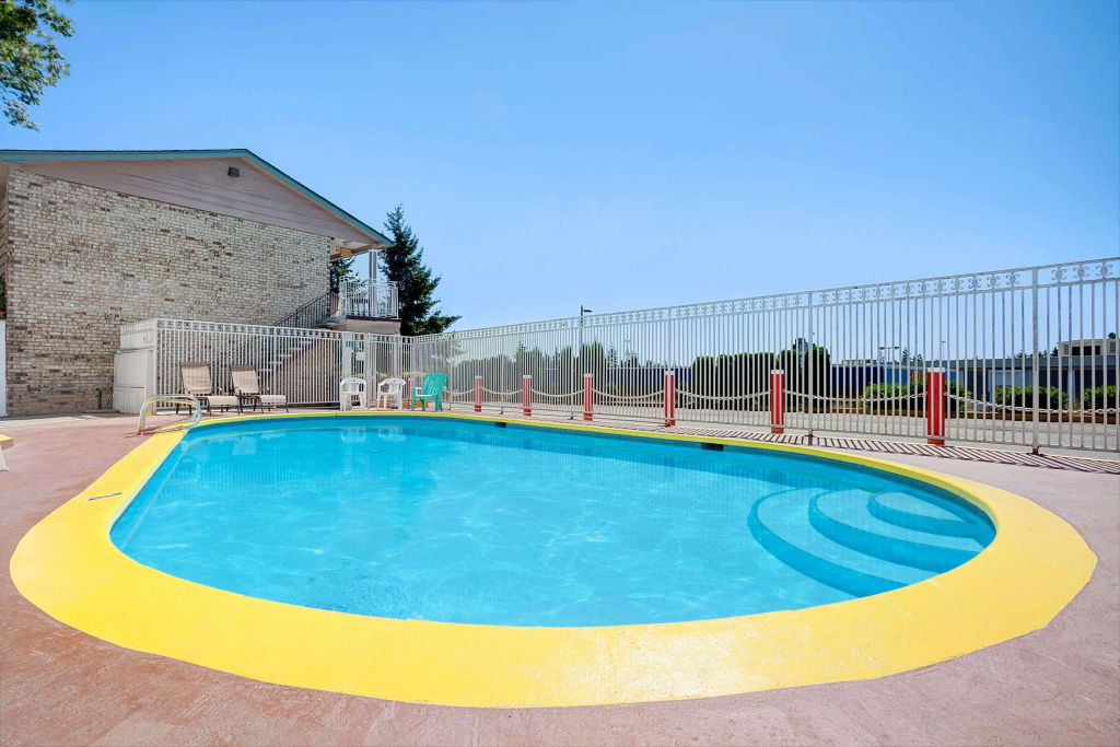 Days Inn by Wyndham Everett