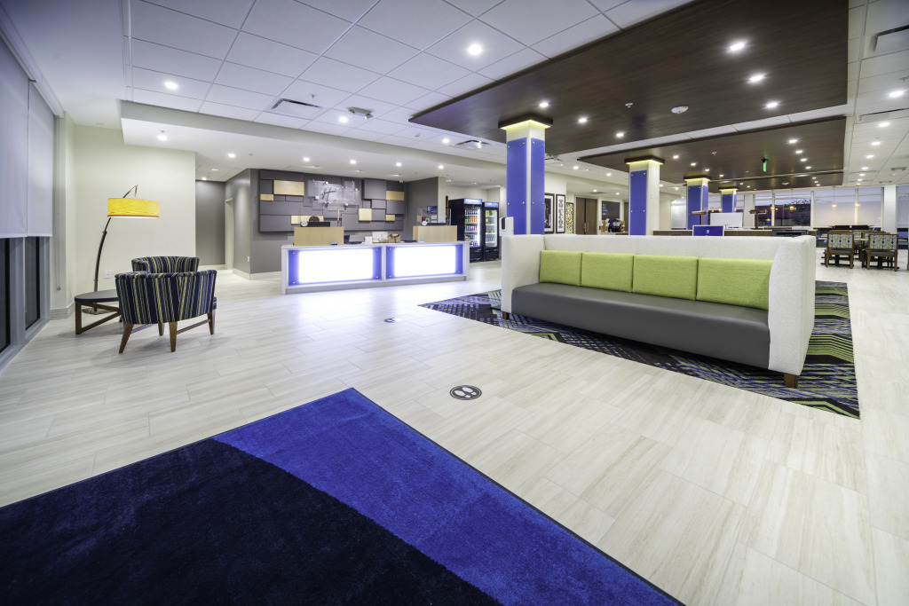 Holiday Inn Express & Suites - Fort Myers Airport by IHG