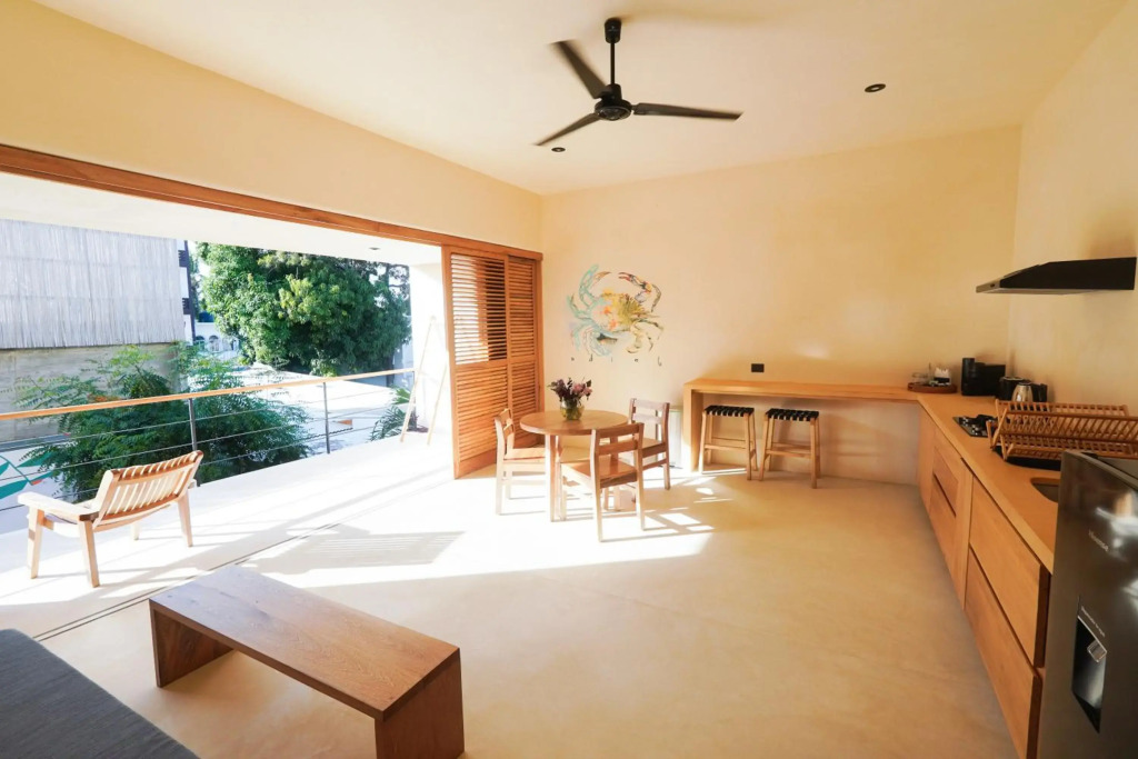 Casa Borka LUXURY FULLY FURNISHED BEACH CONDOS WITH POOL
