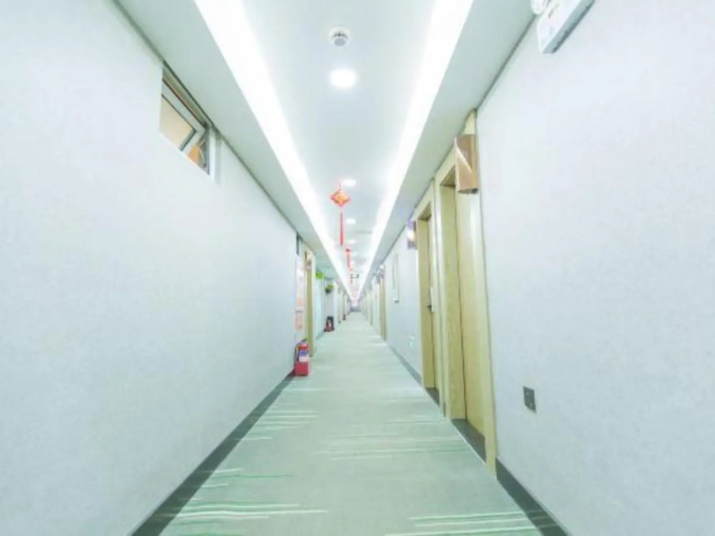 Chiba grass Hotel (Shanxi Provincial People's Hospital Taiyuan Railway Station)