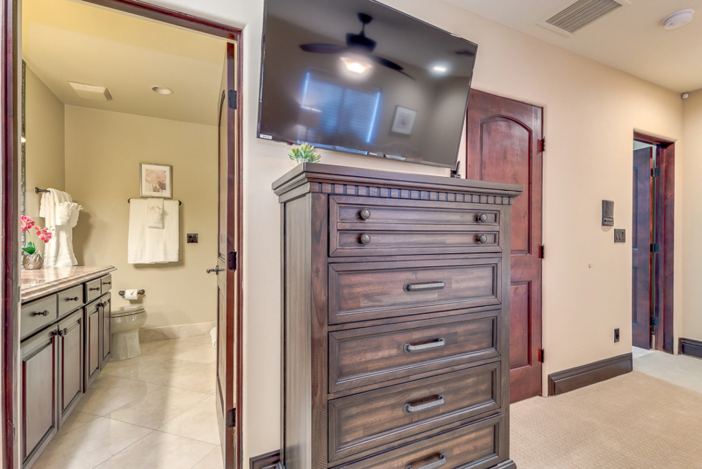 Your Oasis-Private Estate Resort 6Bdrm/5.5 Bath/Pool Misters