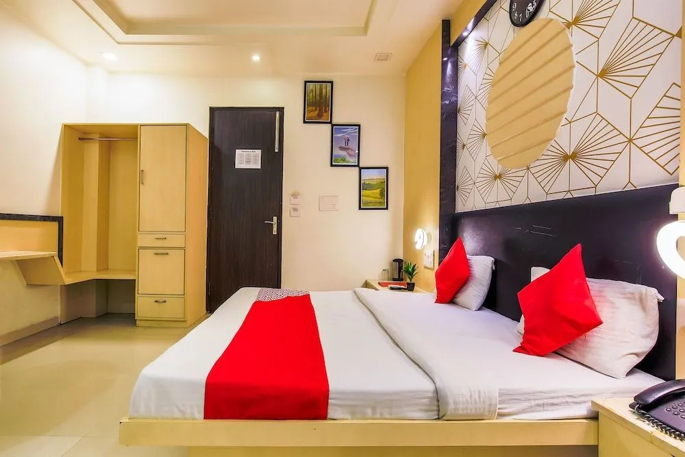 OYO 319 Rk Residency