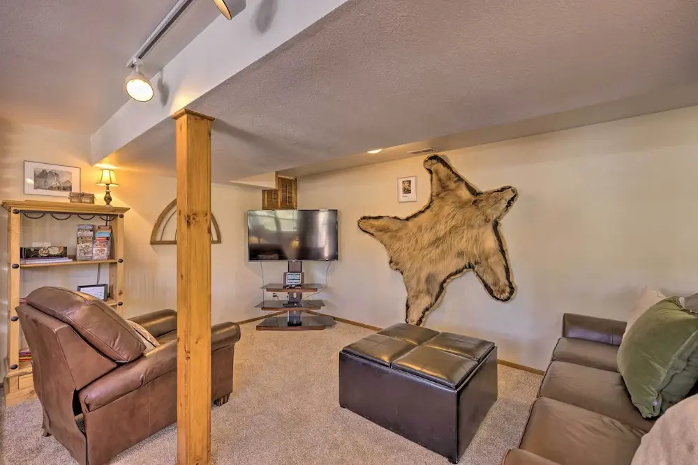 Cozy CO Rocky Mountain Retreat Near Pikes Peak!