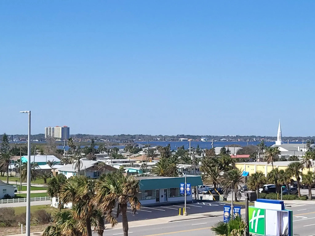 Beachside Hotel