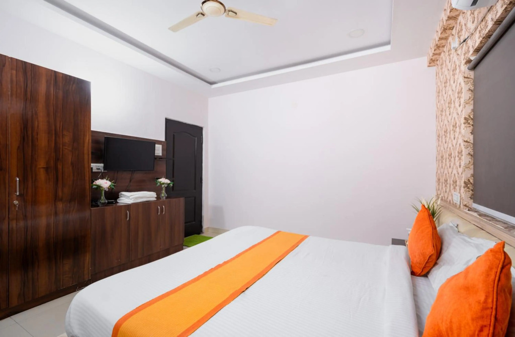 Hotel Iris Atnest Madhapur - A Business Hotel