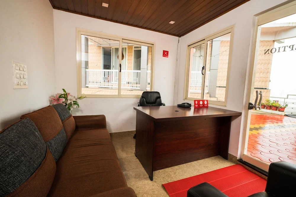 OYO 10047 Greenland Residency