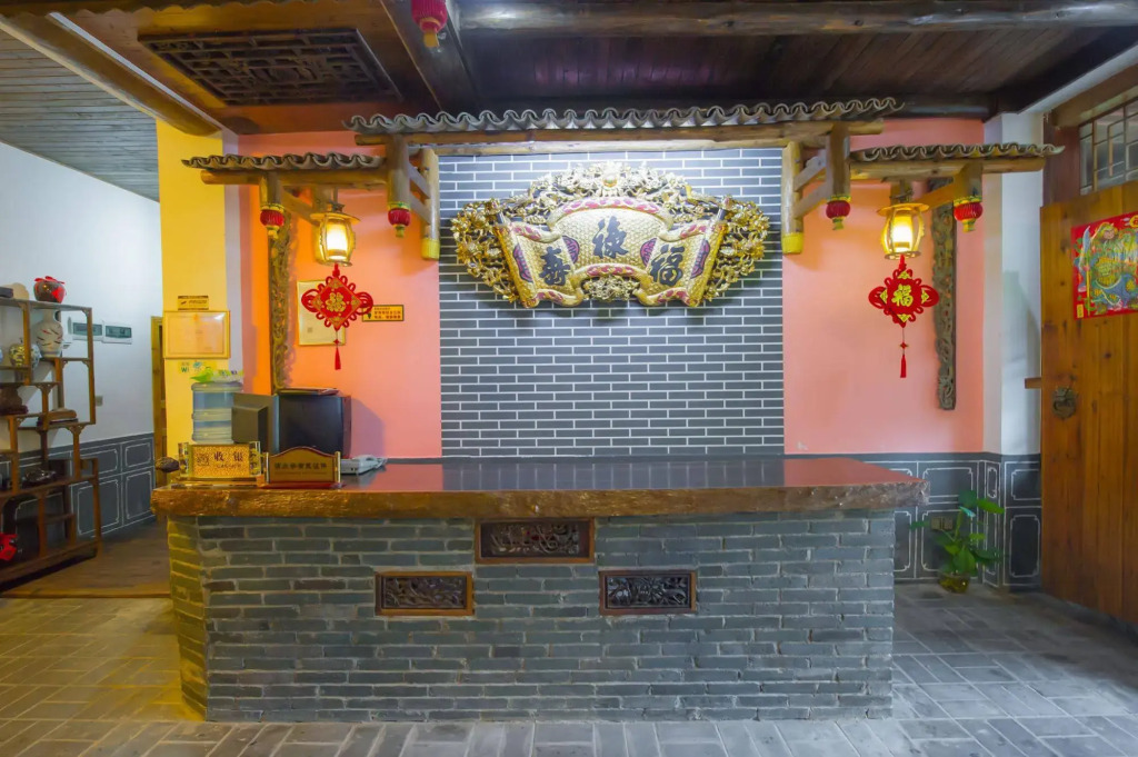 Yangshuo Scenic Mountain Retreat