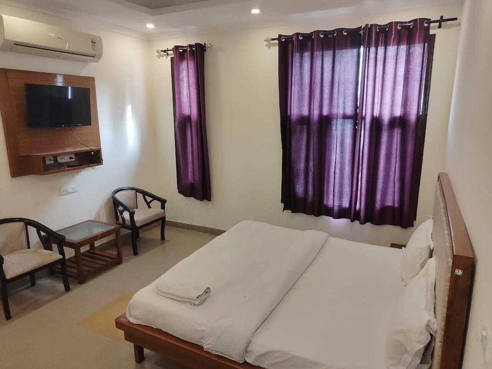 Hotel Atlantiis Suites by Signature Stays