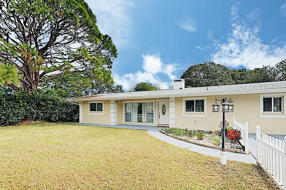 New Listing! Updated W/ Caged Pool & Patio 4 Bedroom Home