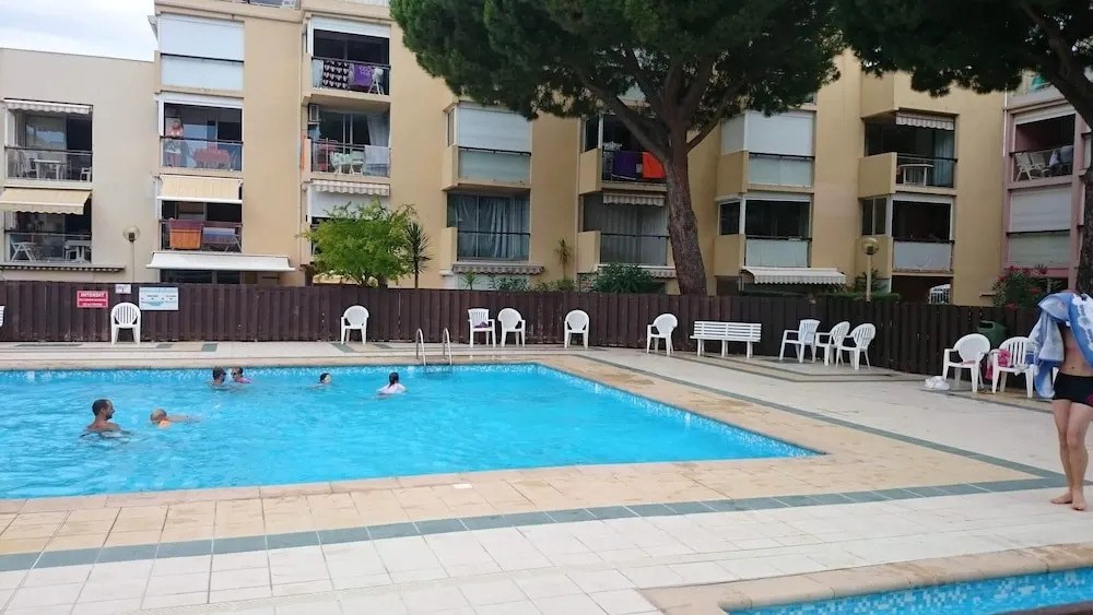 Studio in Gruissan, With Wonderful City View and Pool Access - 300 m F