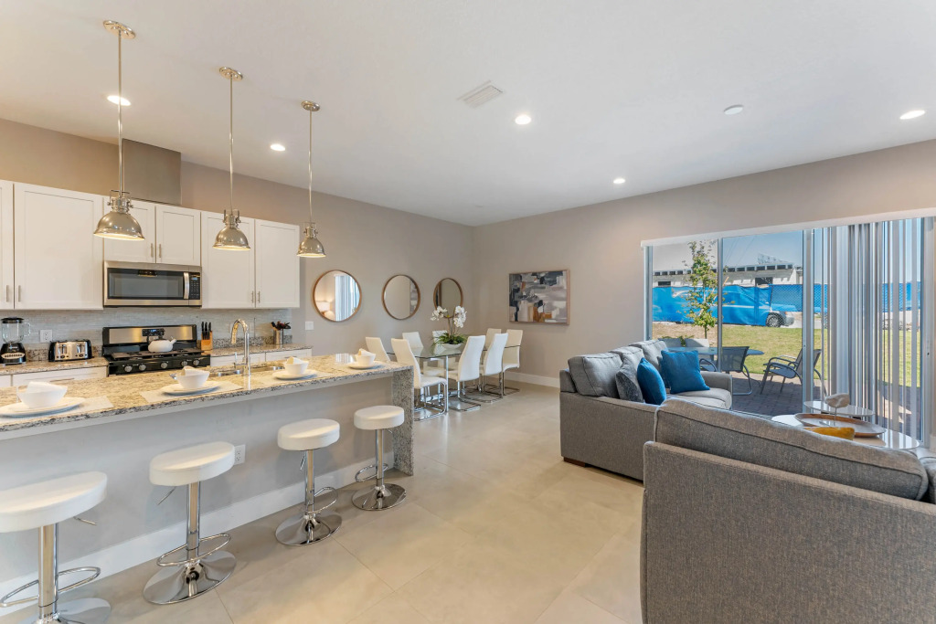 5 Bedrooms/ 5 Bathrooms Summerville Resort (7569 S, Kissimmee, US