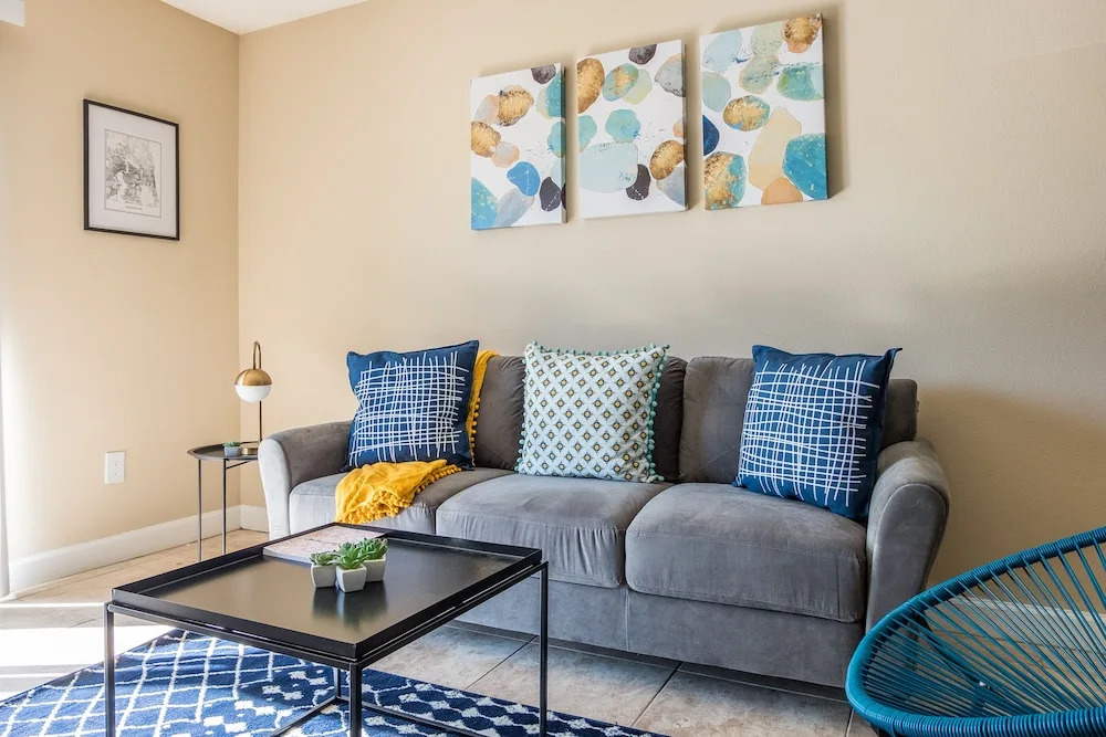 Sunny Apartments near Beach by Frontdesk