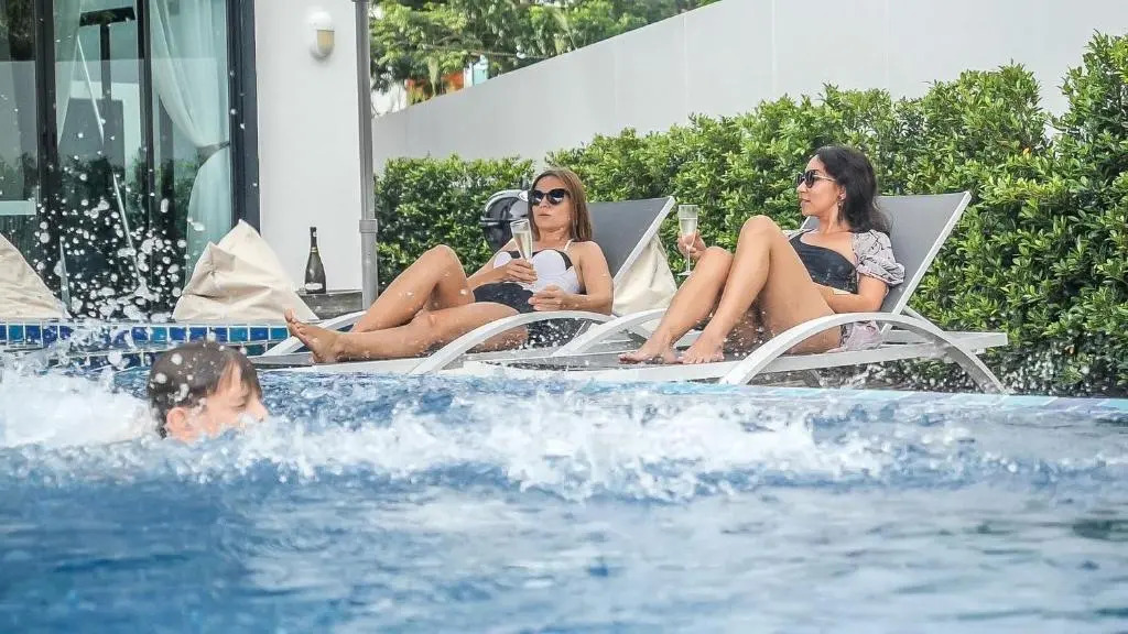Happy Family Villa - 6 bedrooms Phuket Private Pool Villa 300 meters to the sea