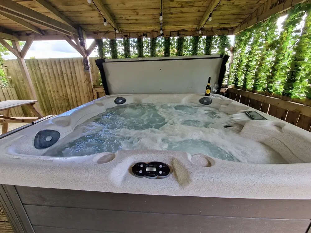 Stunning 1-bed Cottage Near Carlisle With Hot tub
