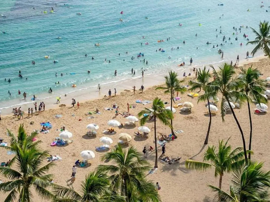 Lovely 2 Beds 2 bath free Parking at Waikiki Beach