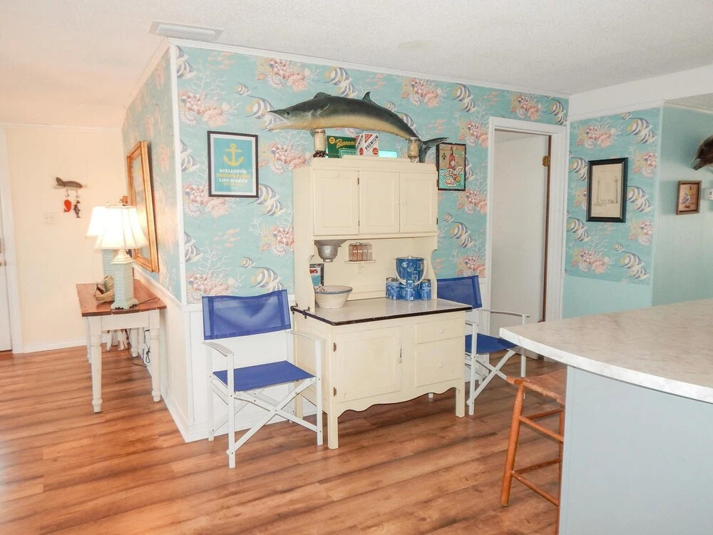 004 Shipp's Inn by ACP