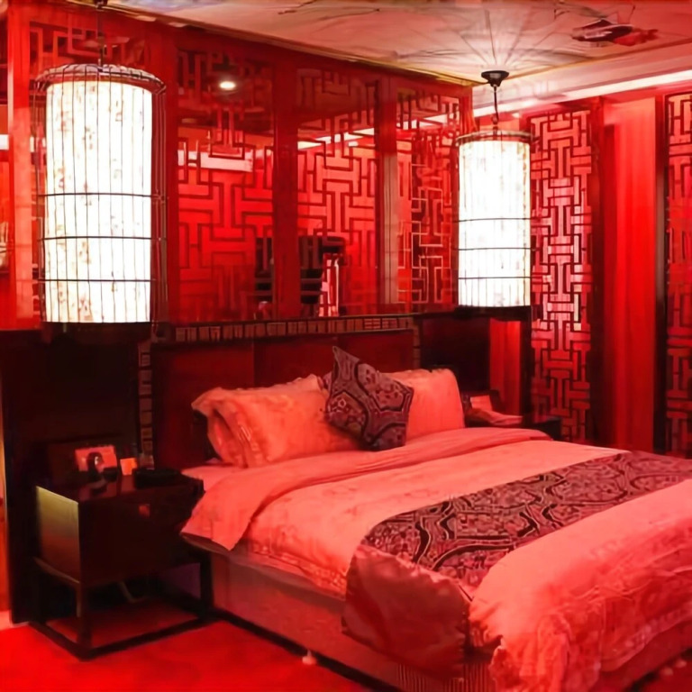 Yuebanwan Hotel (Fat Donglai at Xuchang Railway Station)