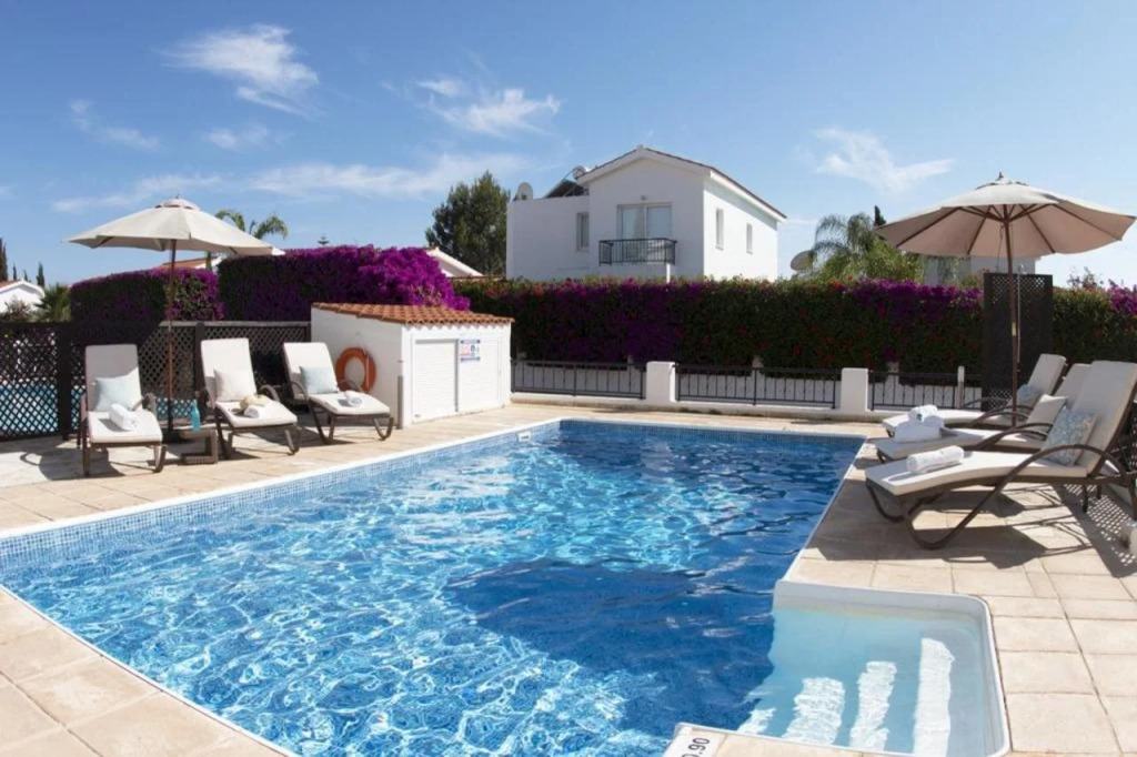 Villa Crystal by Ezoria Villas