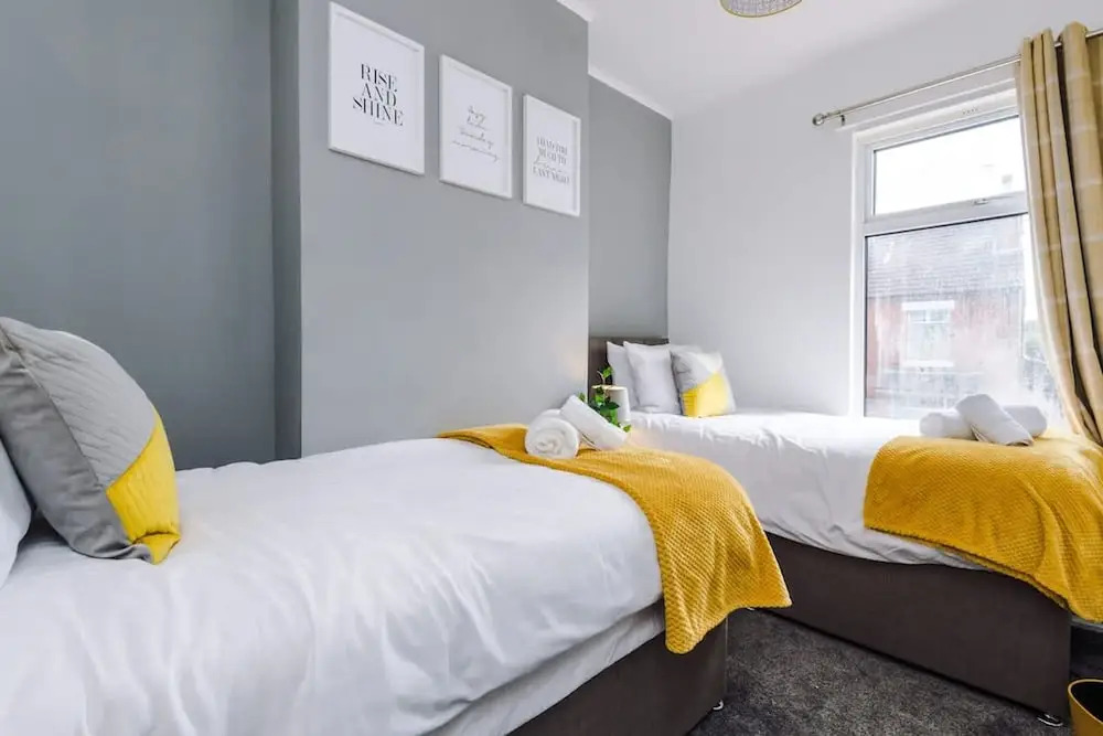 Perfect for Business Large Groups Sleeps 8