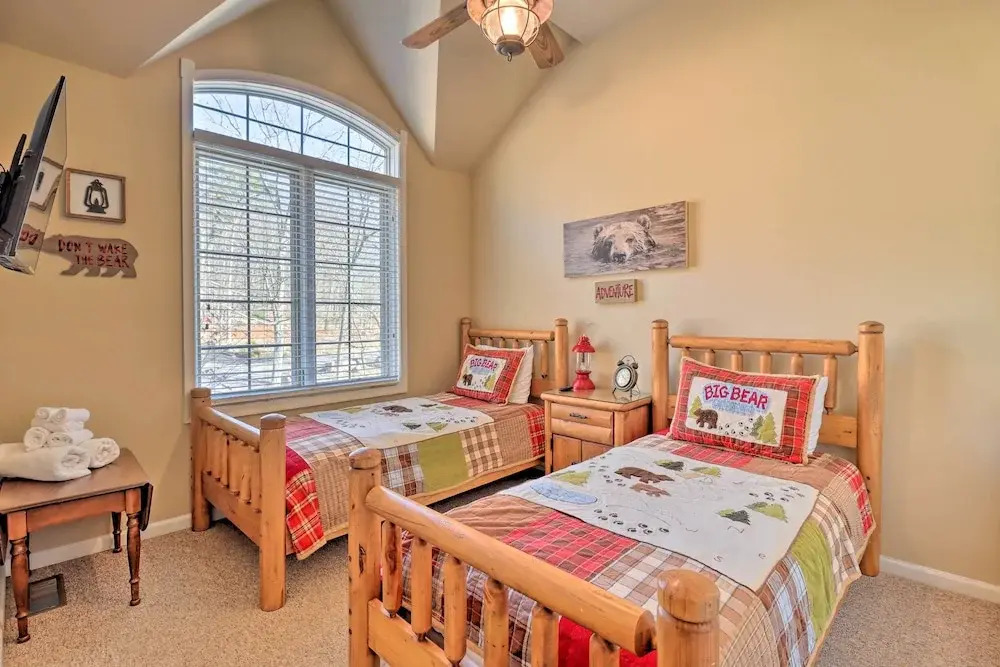 Big Boulder Mountain Townhome w/ Lake Club Access!