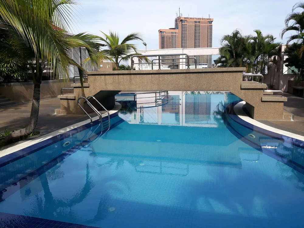 Studio Suite at Casa Mutiara 5 mins walk to LRT, Jalan Alor and Bukit Bintang