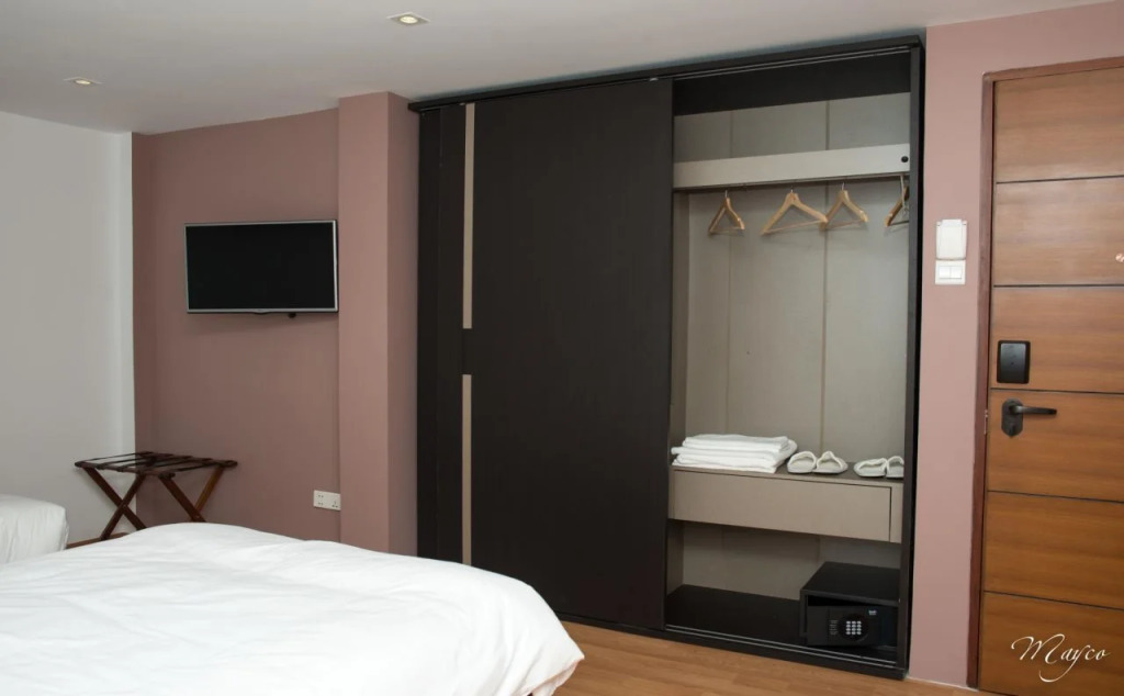 The Varsity House Inn & Serviced Apartments