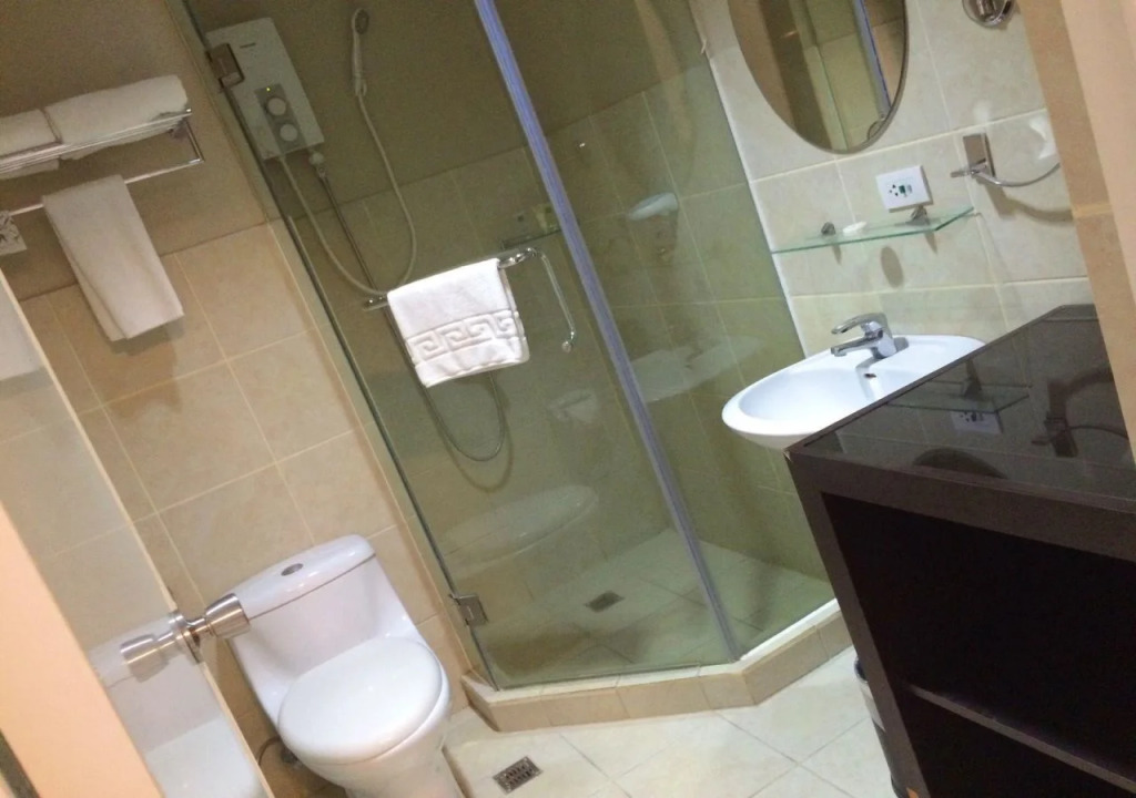 Bellini Suites at Presidio, Lakefront