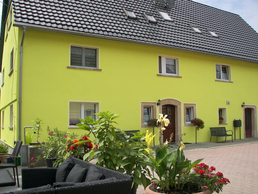 Cozy Apartment in Lichtenhain Germany With Garden