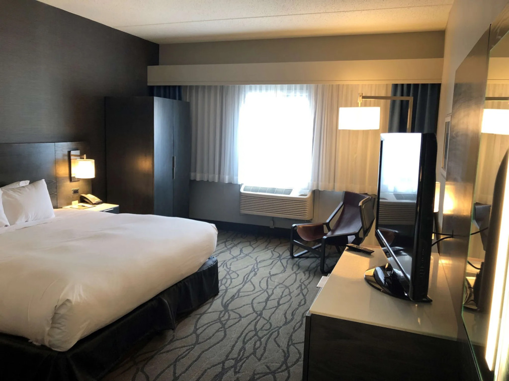 DoubleTree by Hilton Racine Harbourwalk