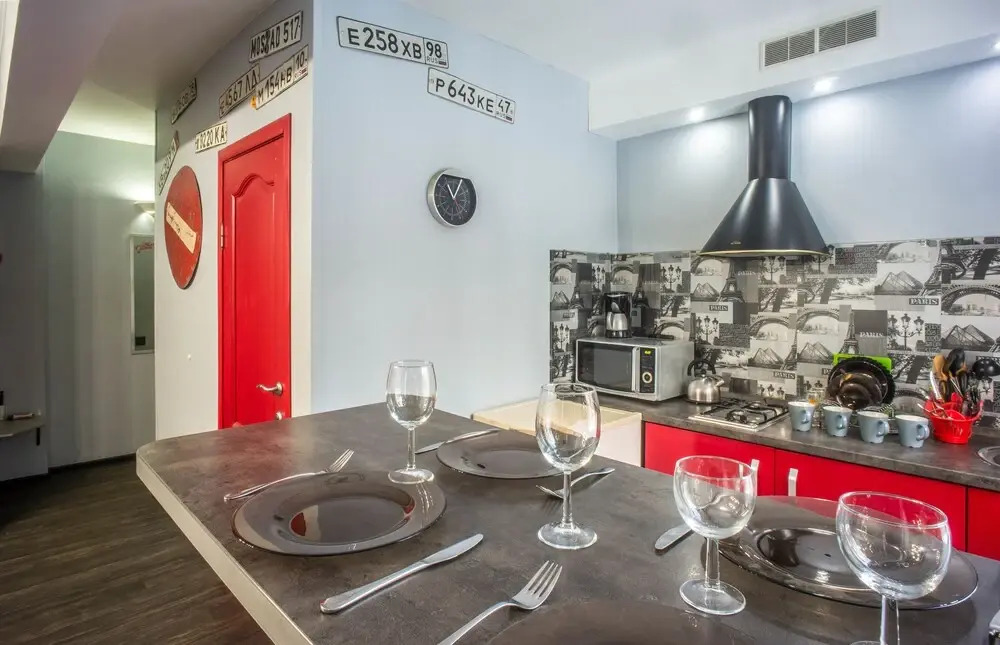 LOFT78 Red Doors 