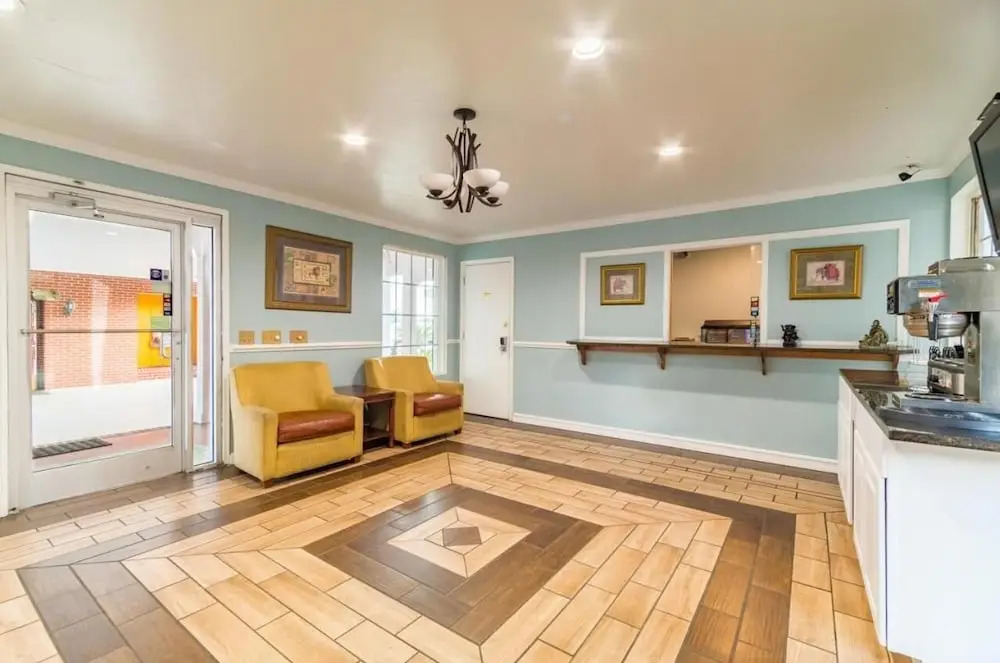 Winton Inn & Suites