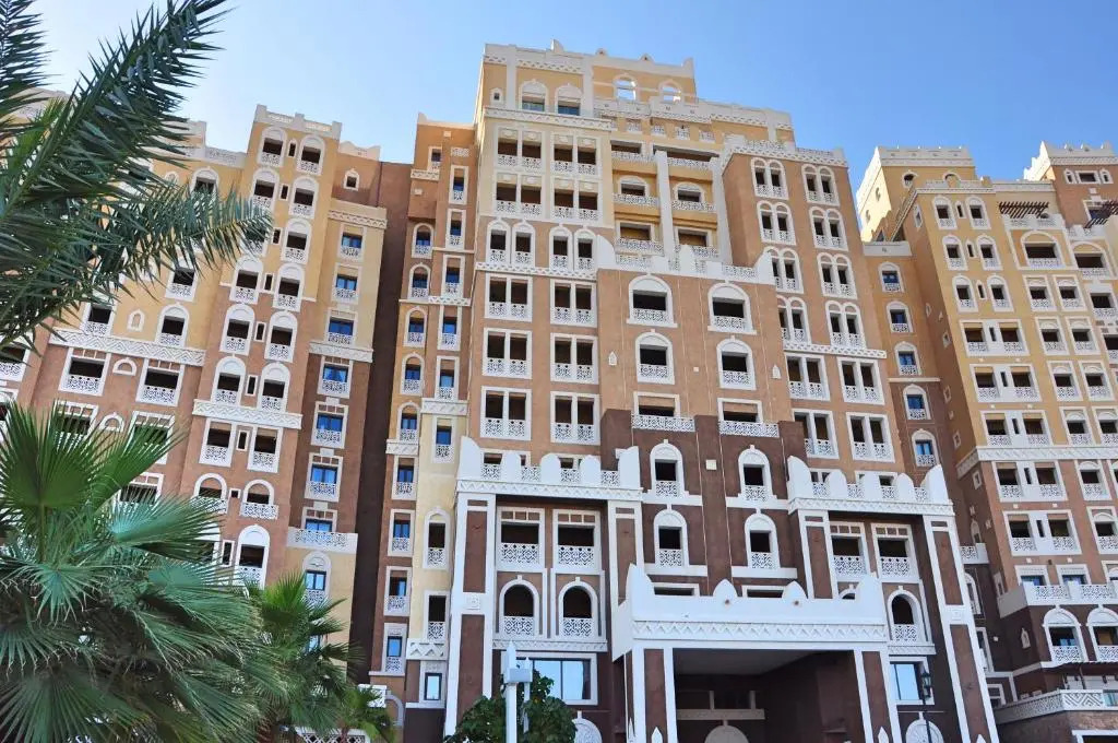 Spacious 4 bd and 2 bd apartments with amazing Sea view